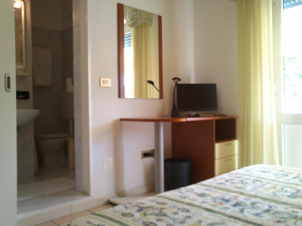 Hotel La Parigina Lignano Sabbiadoro Ruang foto